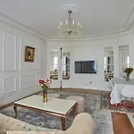 Champs-Élysées 2 bedrooms Haussman Luxury Appart
