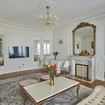 Champs-Elysees 2 Bedrooms Haussman Luxury Appart