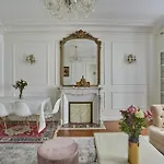 Champs-Elysees 2 Bedrooms Haussman Luxury Appart