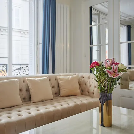 Champs-elysees 2 Bedrooms Haussman Luxury Apartment Paris