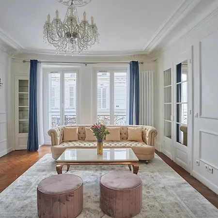 Champs-elysees 2 Bedrooms Haussman Luxury Paris
